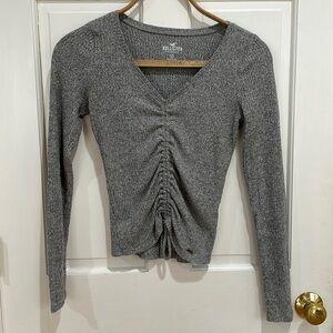 Hollister California Cinched-Ribbed Gray V-Neck Top; Size Small